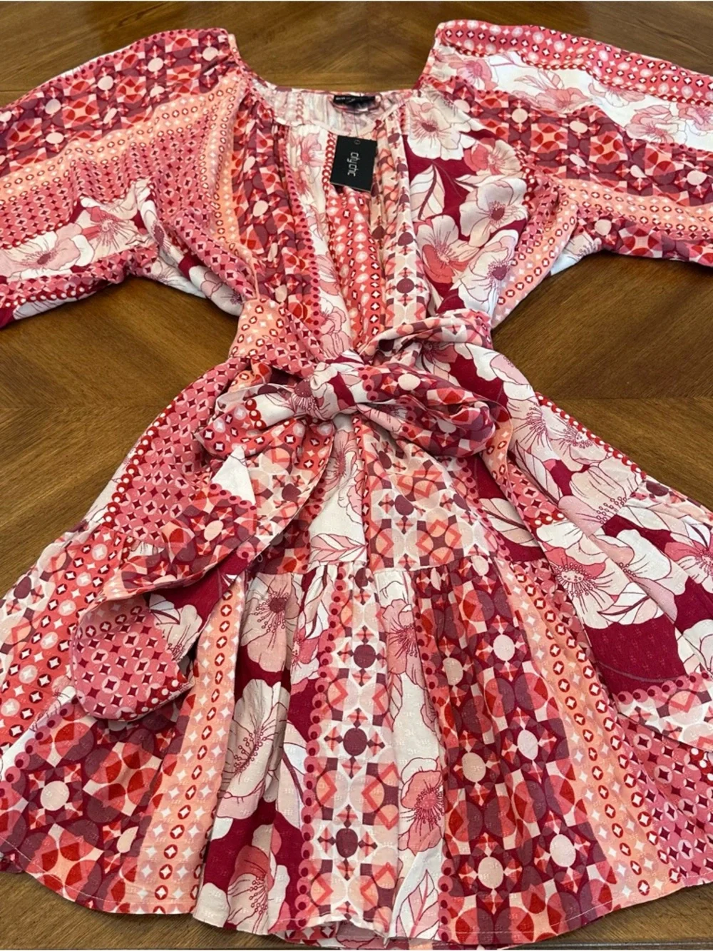 City Chic Patchwork Floral Viscose Cosmo Print Dress, Plus Size, Flowy Mini, New - Picture 1 of 13